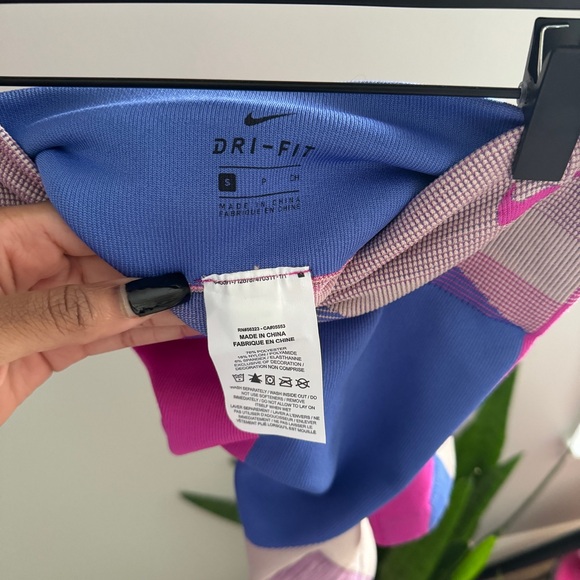 Nike Icon Clash Pink/Purple Seamless Training Bra and Shorts Sz Small NWOT - Picture 7 of 9